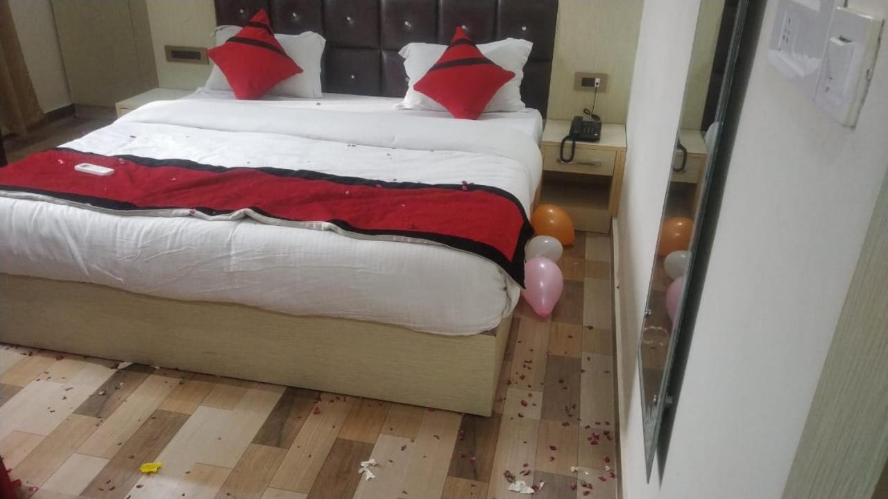 Hotel Ss Grand Lucknow Dış mekan fotoğraf