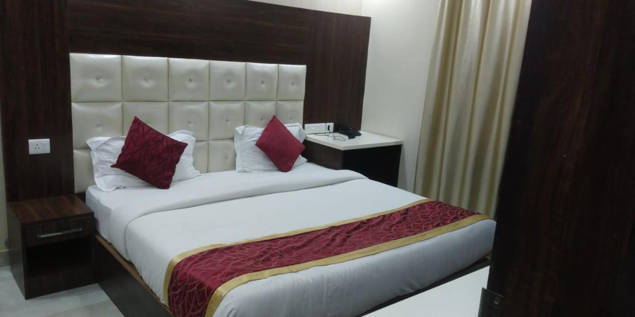 Hotel Ss Grand Lucknow Dış mekan fotoğraf