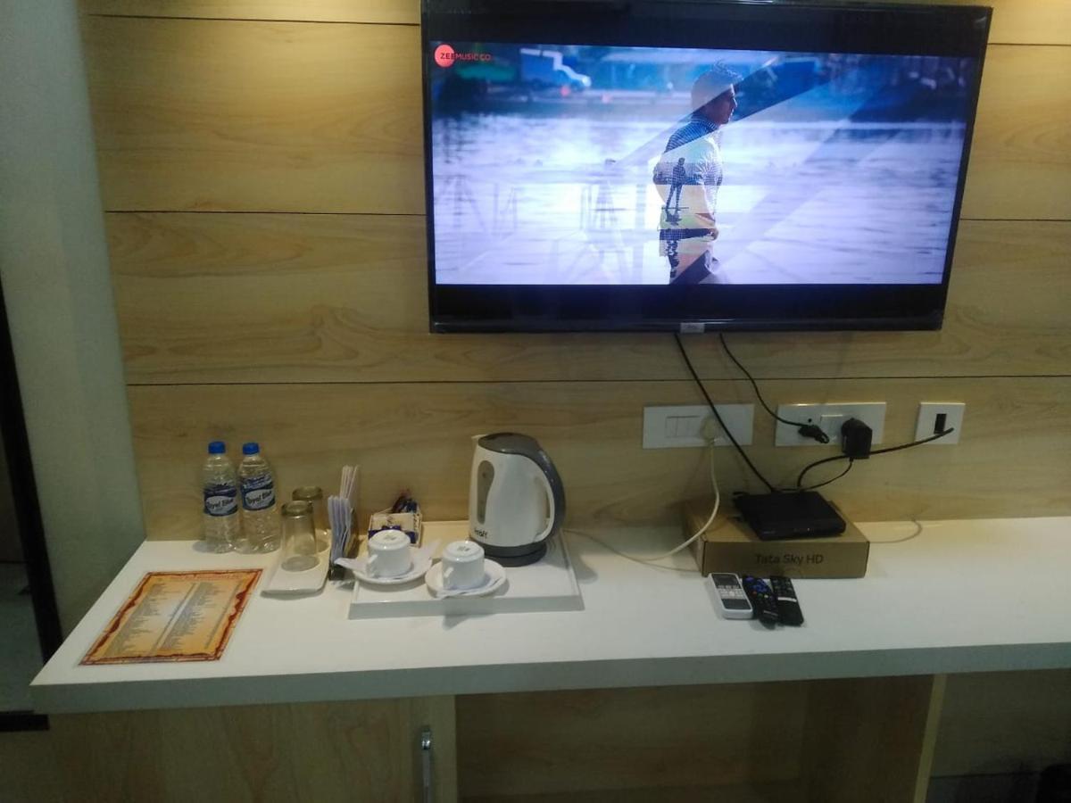 Hotel Ss Grand Lucknow Dış mekan fotoğraf