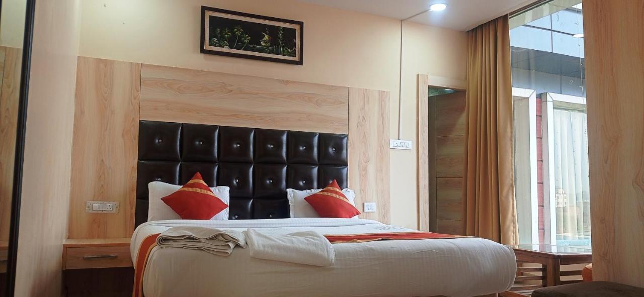 Hotel Ss Grand Lucknow Dış mekan fotoğraf