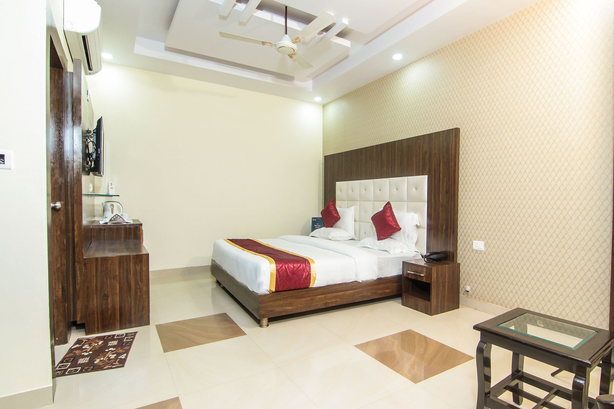 Hotel Ss Grand Lucknow Dış mekan fotoğraf